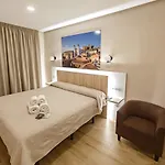 Deluxe Apartment *