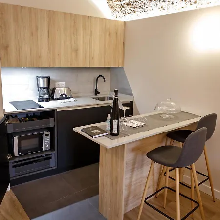 Deluxe Apartment