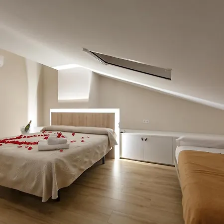 Deluxe Apartment *